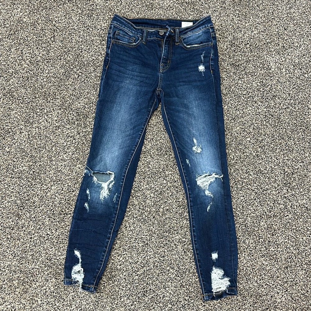 Distressed skinny jean